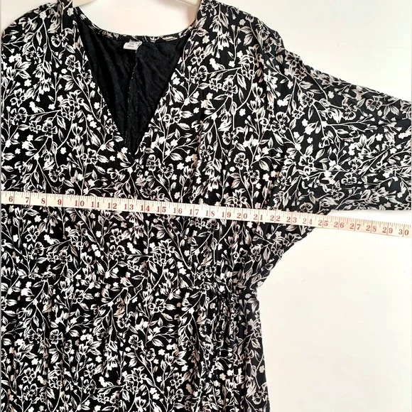 Old Navy Dress Size 3X Waist-Defined Plus-Size Wrap-Front Dress Black Floral - Picture 10 of 14